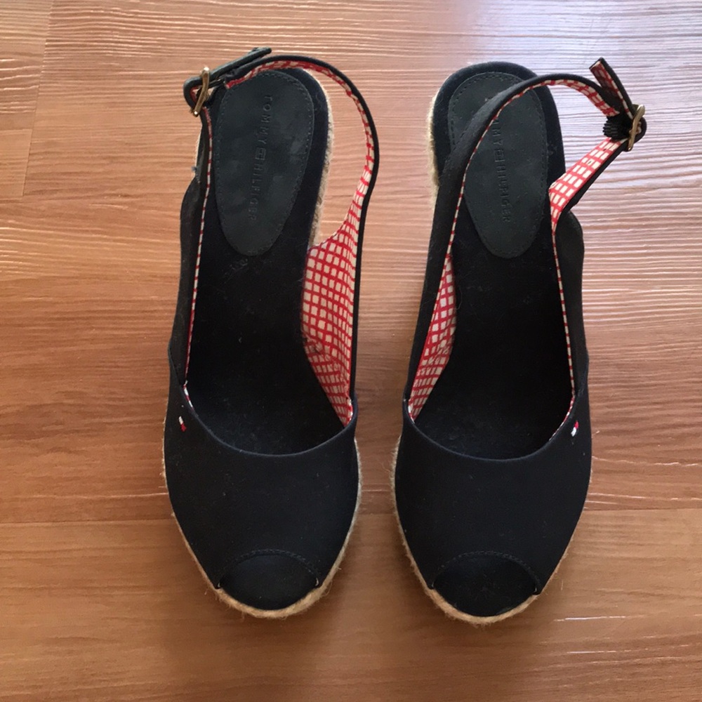 NWOT Tommy Hilfiger Wedge Heels. Size 7.5